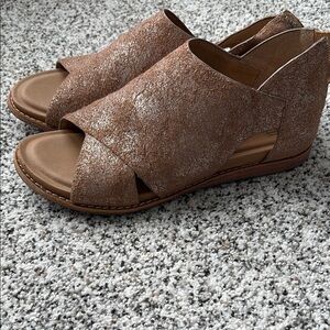 Sofft Women's Tan Sandals